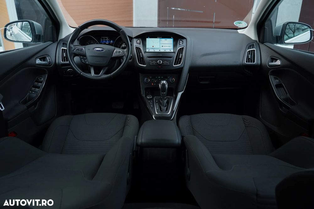 Ford Focus 2.0 TDCI Powershift Titanium - 14