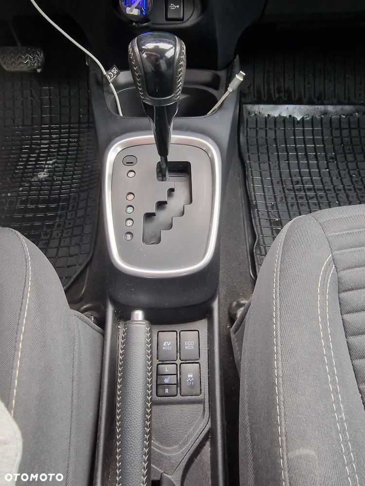 Toyota YARIS - 21