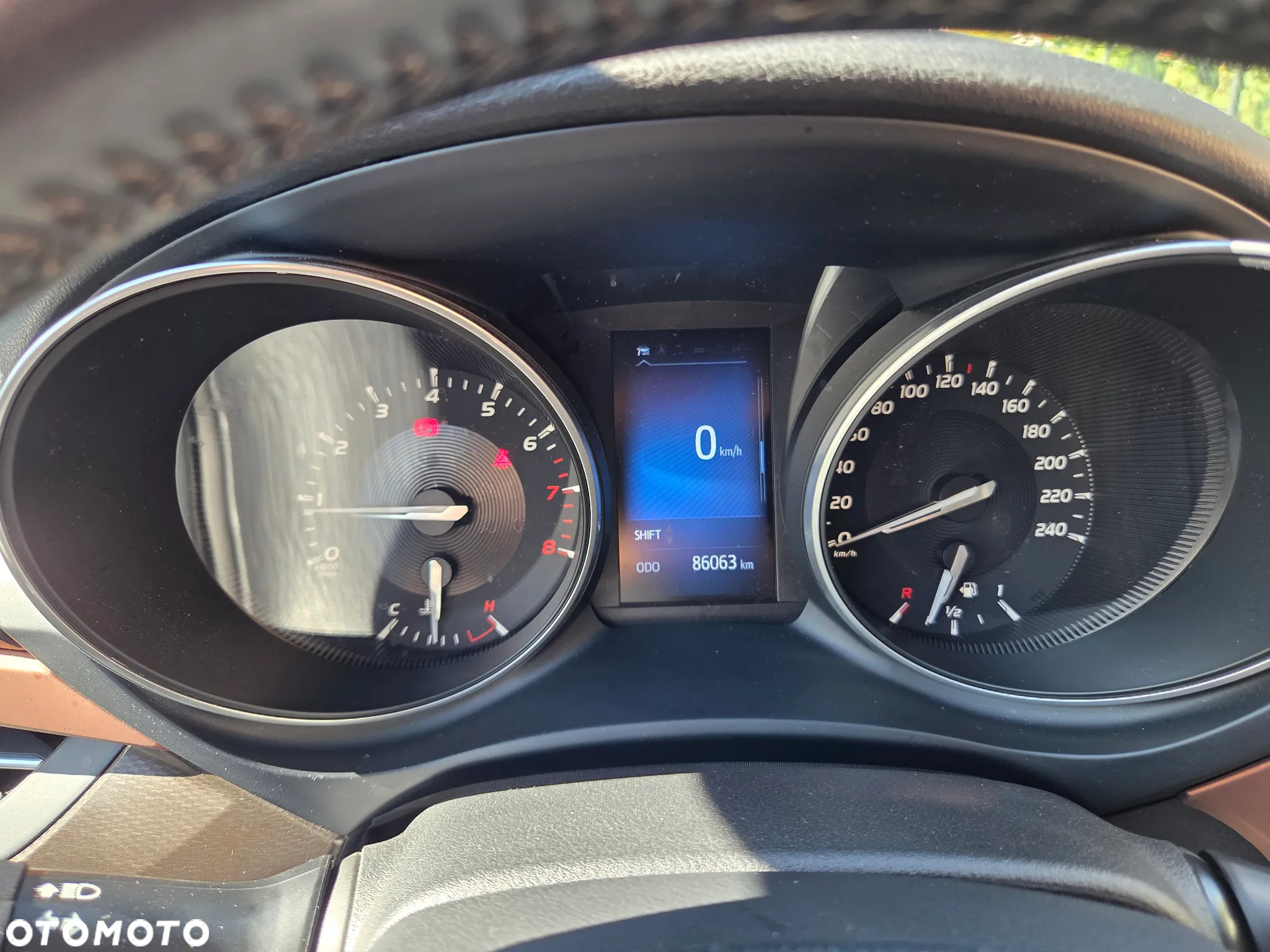 Toyota Avensis 1.8 Premium - 16
