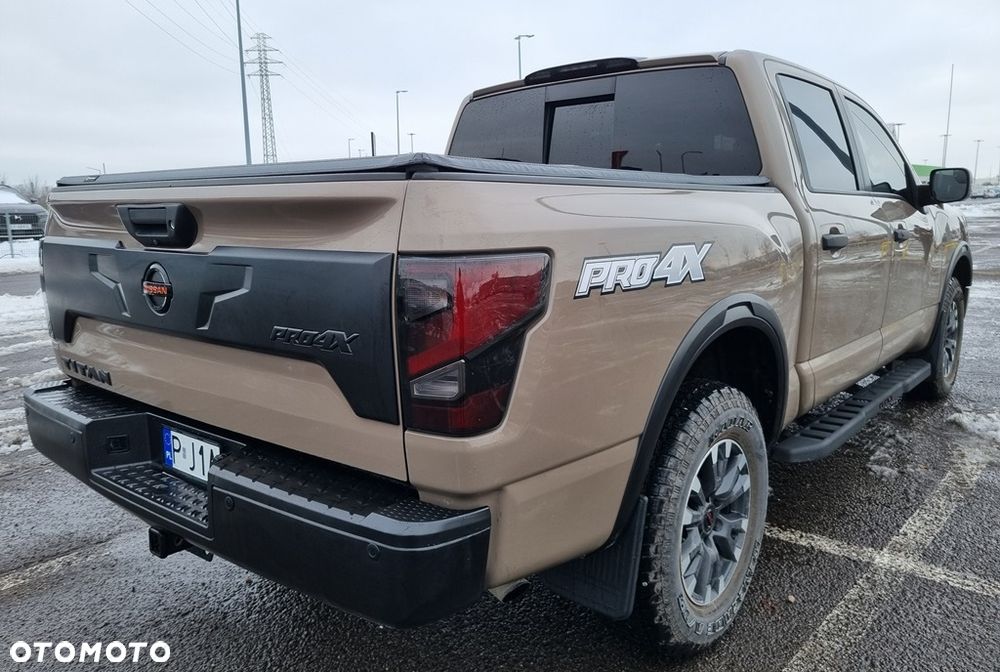 Nissan Titan - 9