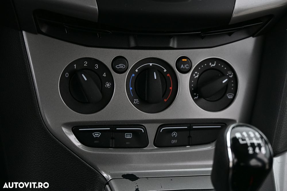 Ford Focus 1.6 TDCI DPF Titanium - 23