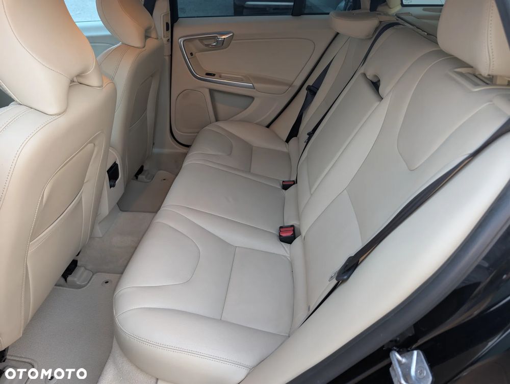 Volvo V60 Cross Country D4 Drive-E Summum - 16