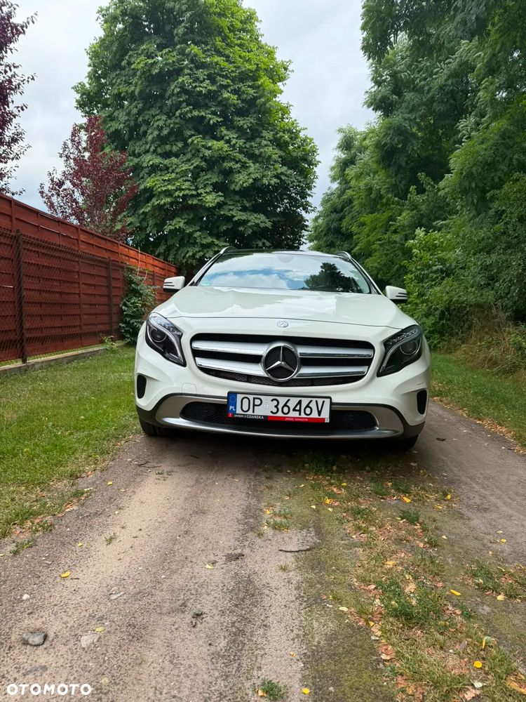 Mercedes-Benz GLA - 24