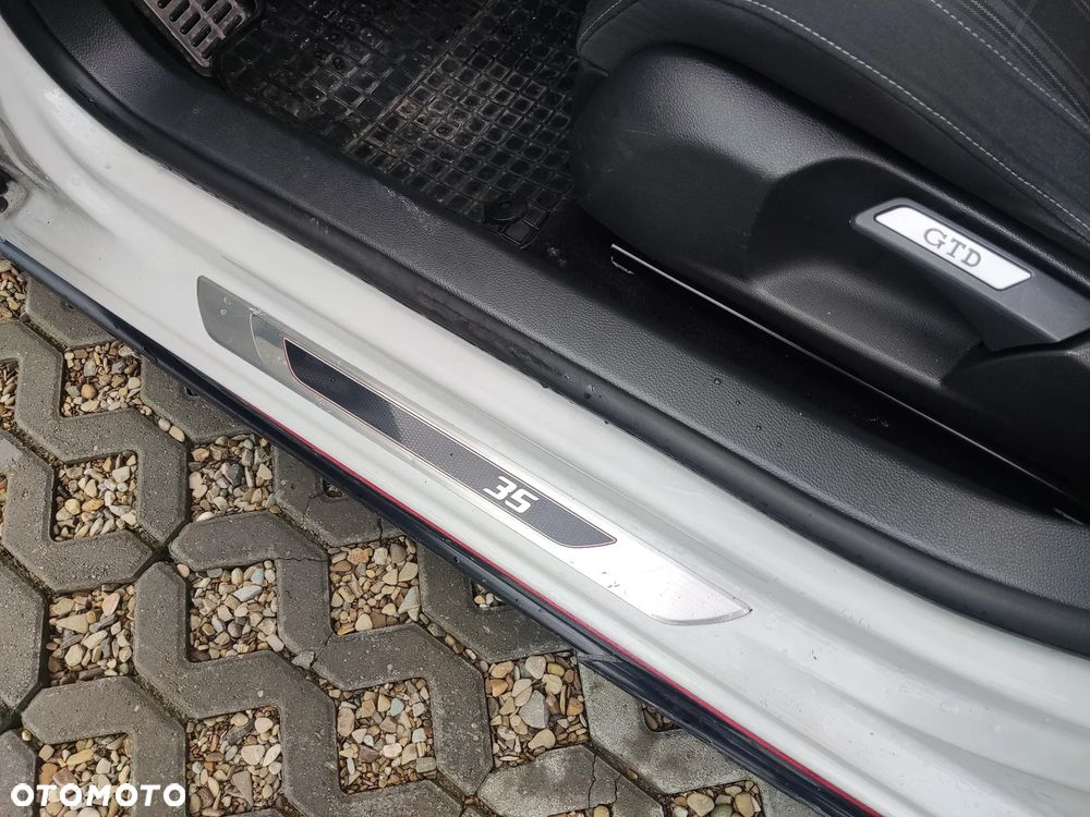 Volkswagen Golf 2.0 TDI DPF DSG GTD - 12