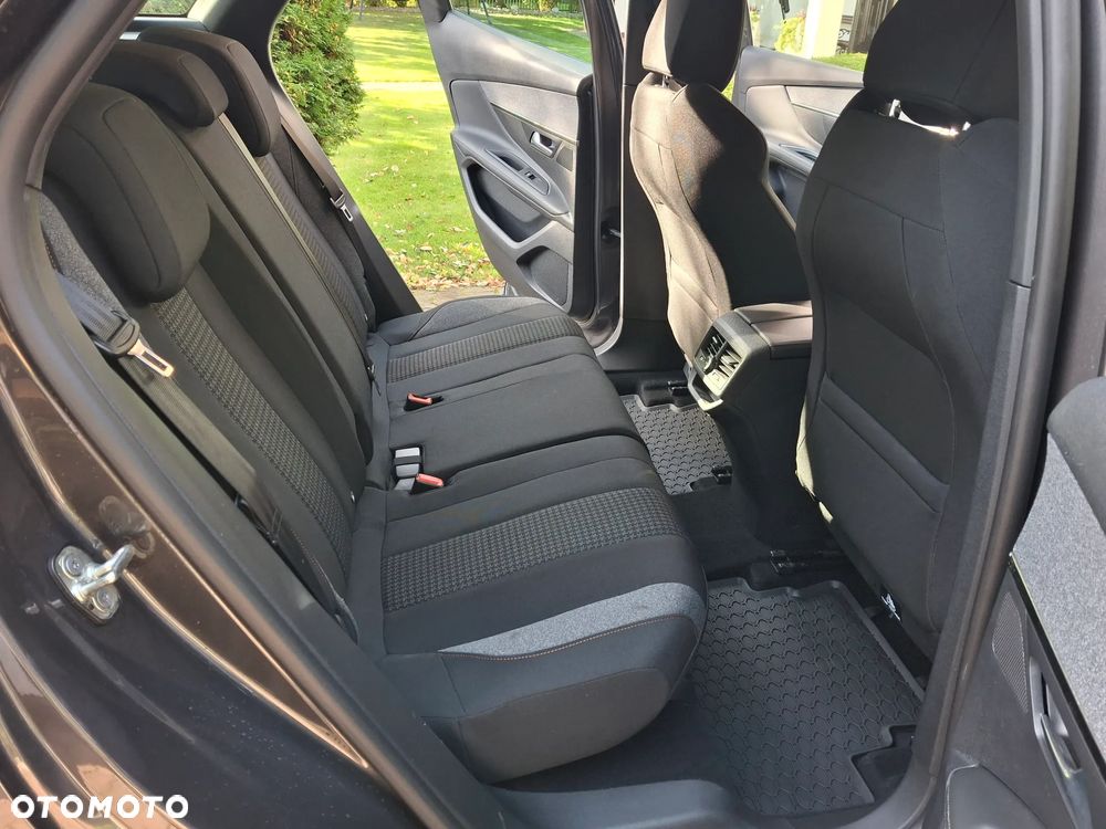 Peugeot 3008 1.2 PureTech Active Pack S&S EAT8 - 12