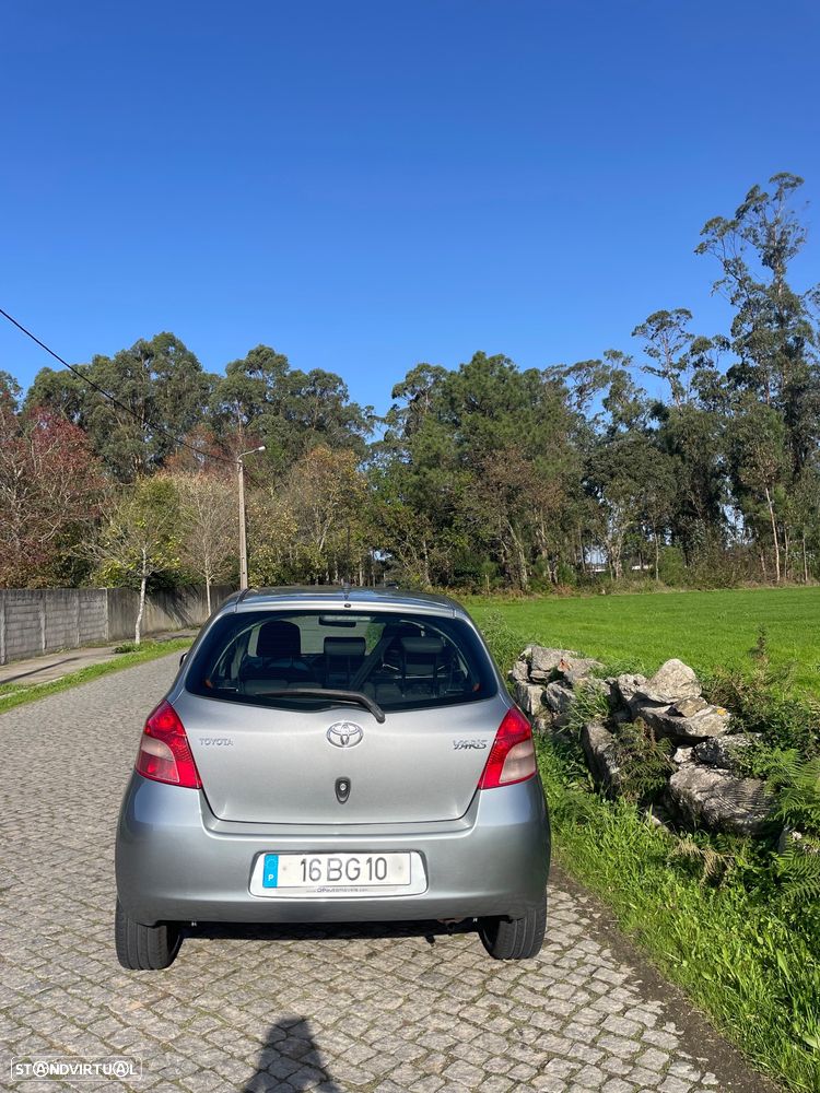 Toyota Yaris 1.0 VVT-i Sol High Pack MMT - 3