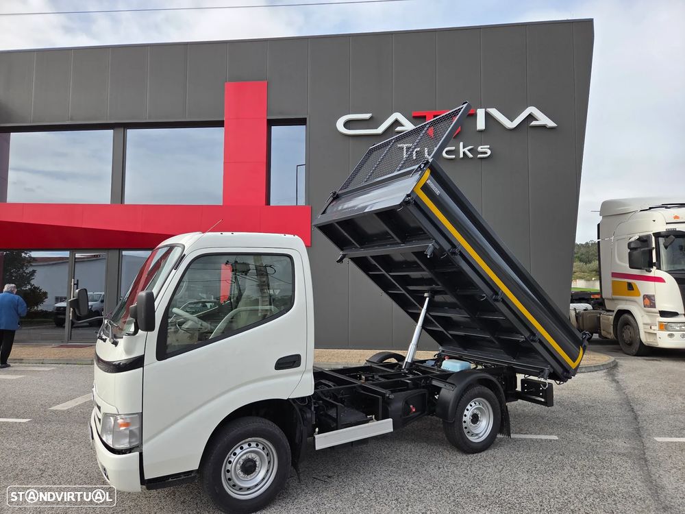 Toyota Dyna 100 tribasculante - 1