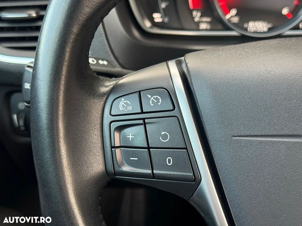 Volvo V40 D2 Geartronic Pro - 26