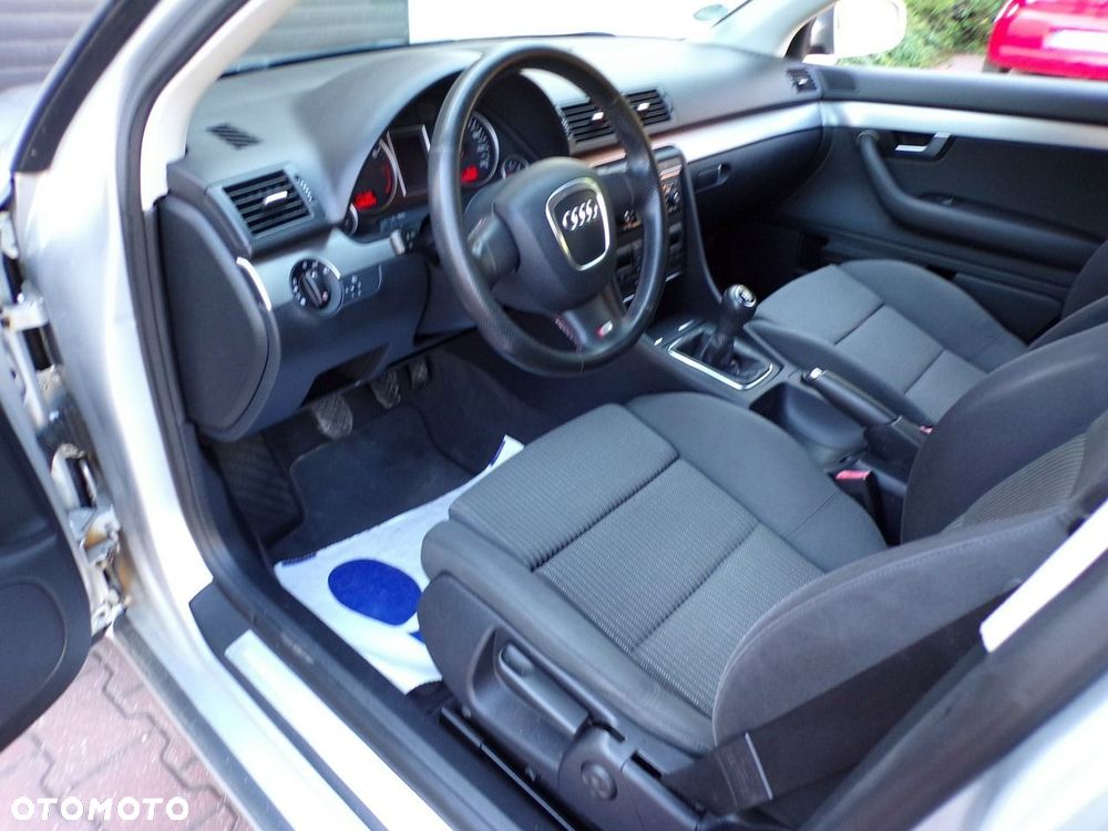 Audi A4 Avant - 22