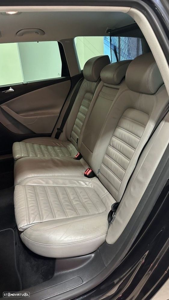 VW Passat Variant 2.0 TDi Highline DSG - 16