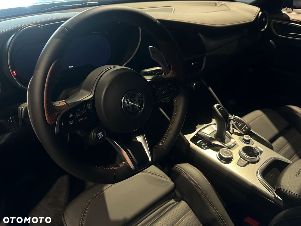 Alfa Romeo Giulia 2.0 Turbo Intensa Q4 - 8