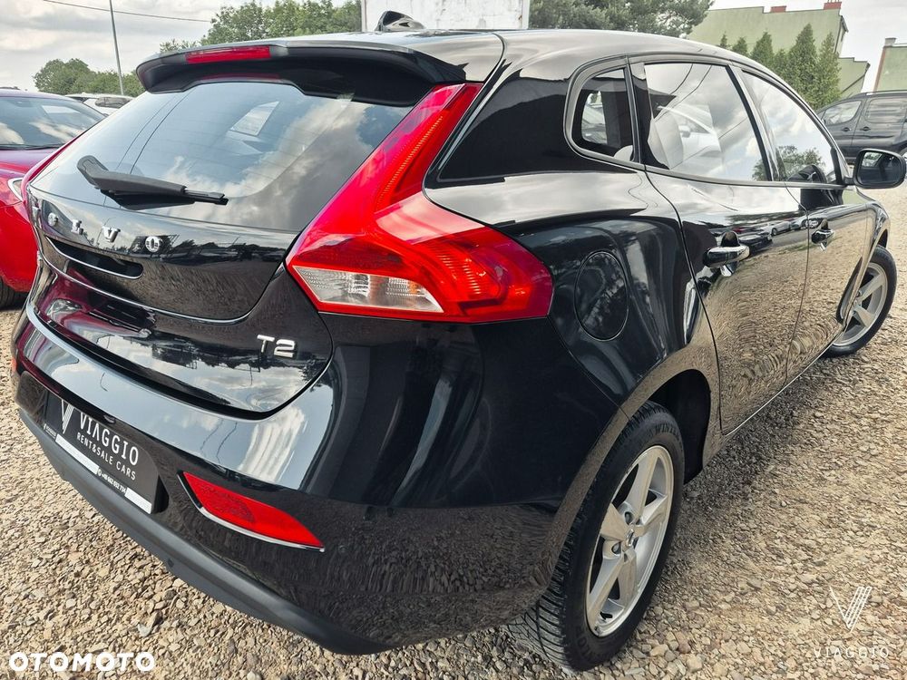 Volvo V40 T2 Momentum - 24