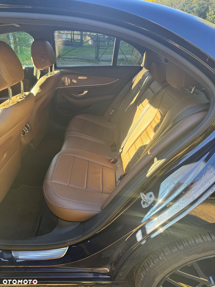 Mercedes-Benz Klasa E 220 d 4-Matic 9G-TRONIC - 6