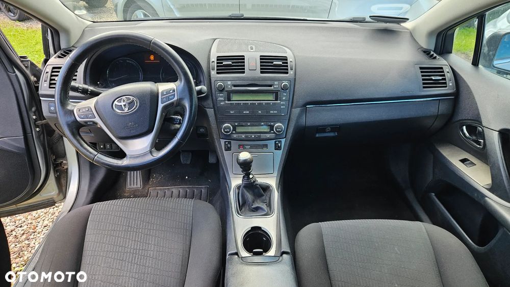 Toyota Avensis 1.8 Executive - 5