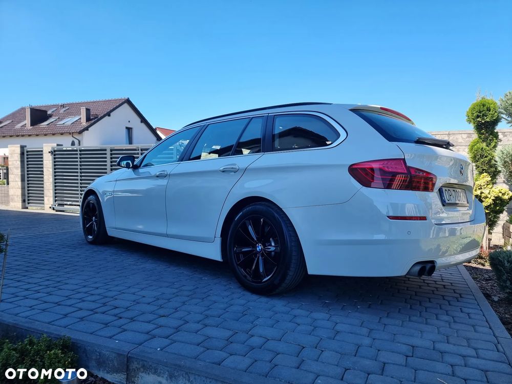 BMW Seria 5 520i Touring Sport-Aut - 3