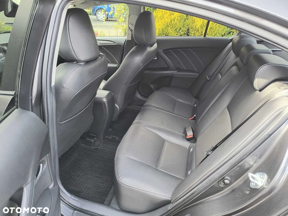 Toyota Avensis 1.8 Premium - 10