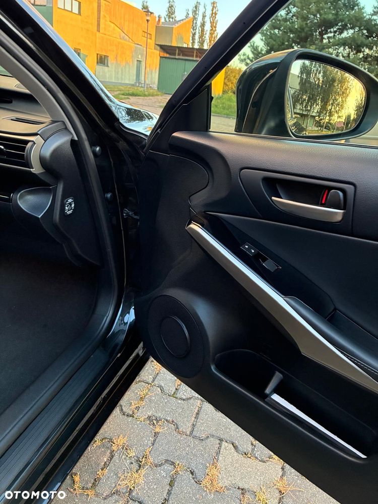 Lexus IS 200t Elegance - 25