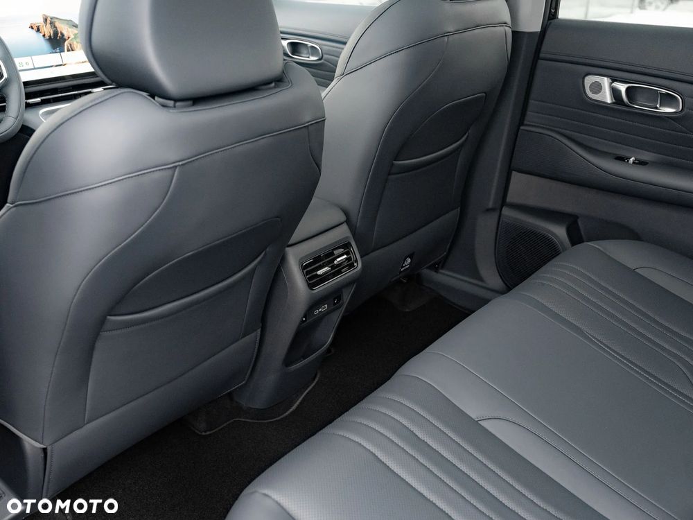 Geely Starray EM-i 1.5 PHEV Max - 16