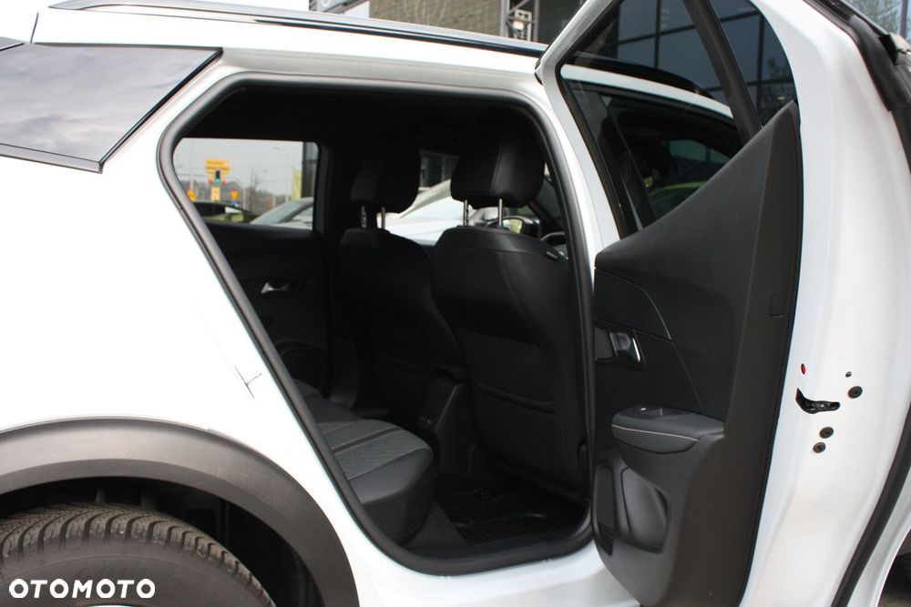 Peugeot 2008 1.2 PureTech Allure S&S EAT8 - 17