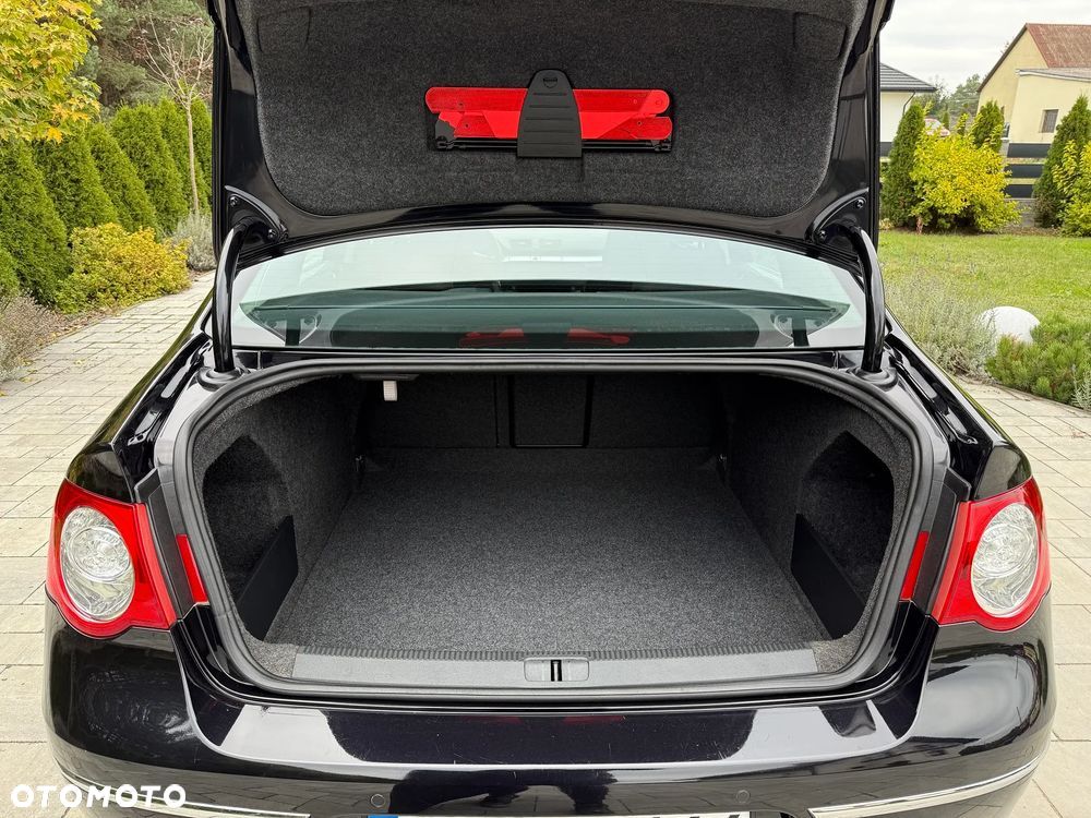 Volkswagen Passat 2.0 TDI Comfortline - 17
