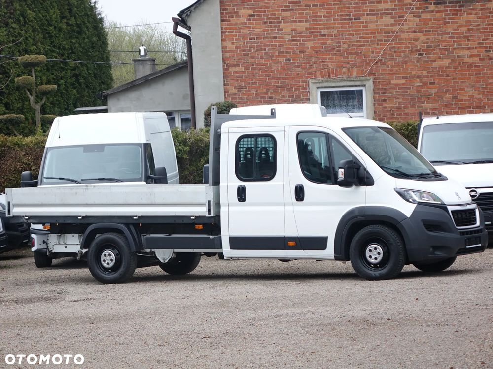 Peugeot Boxer 3.0 180 KM DOKA 7-osobowy skrzynia ładunkowa