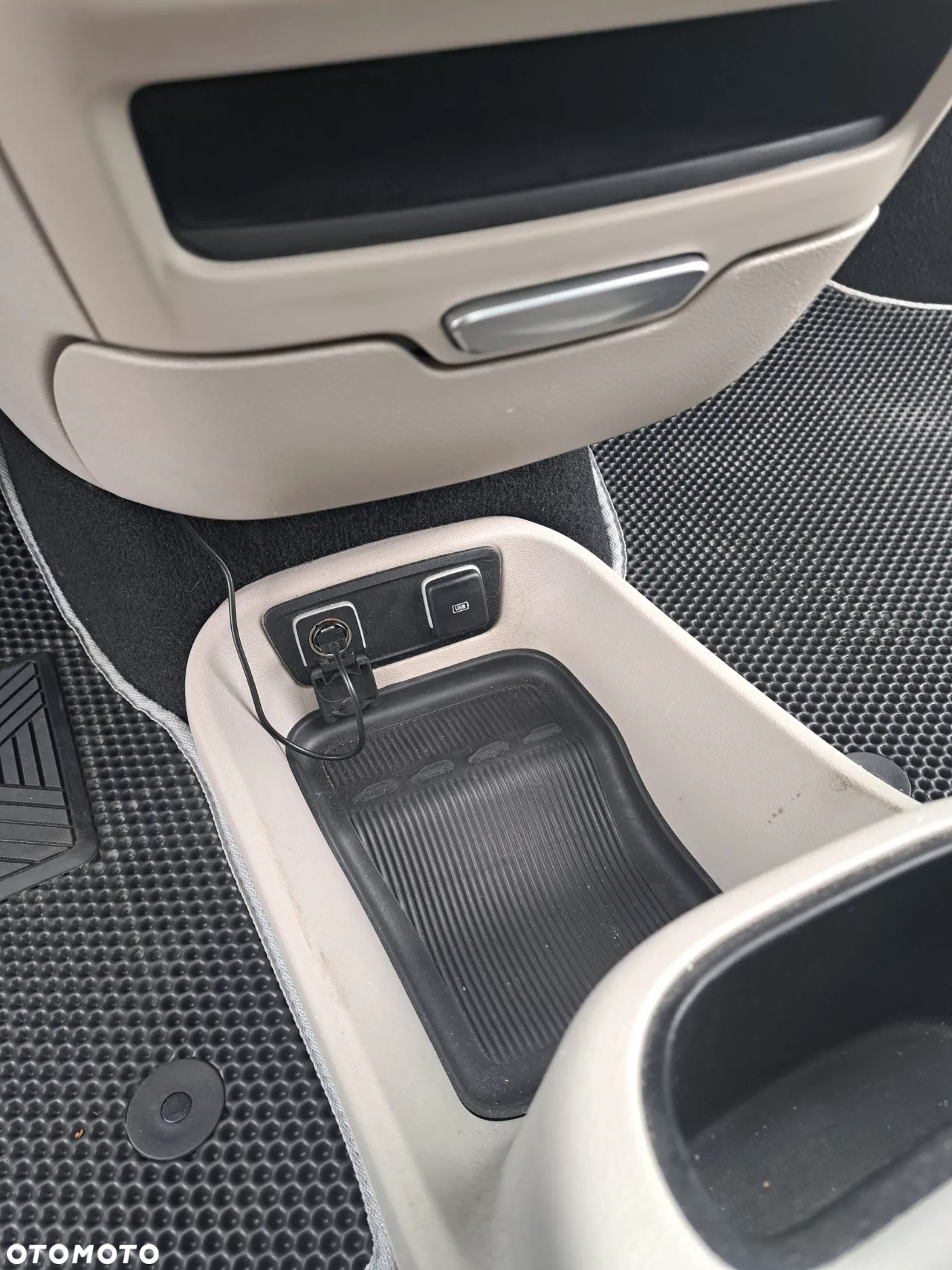 Chrysler Pacifica - 20