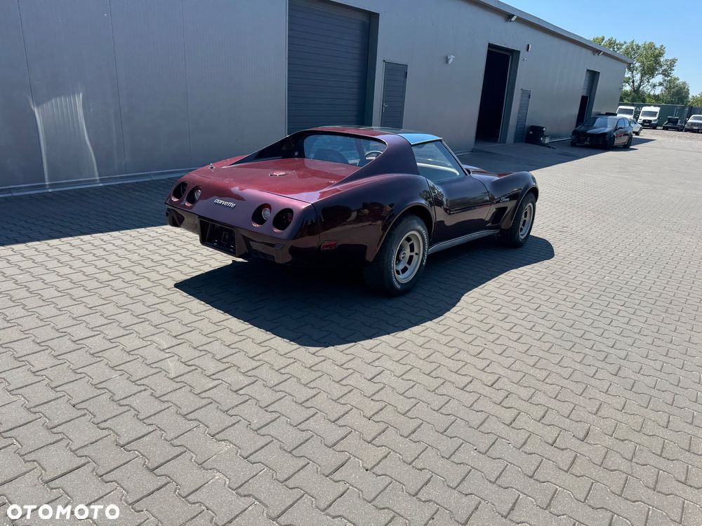 Chevrolet Corvette - 17