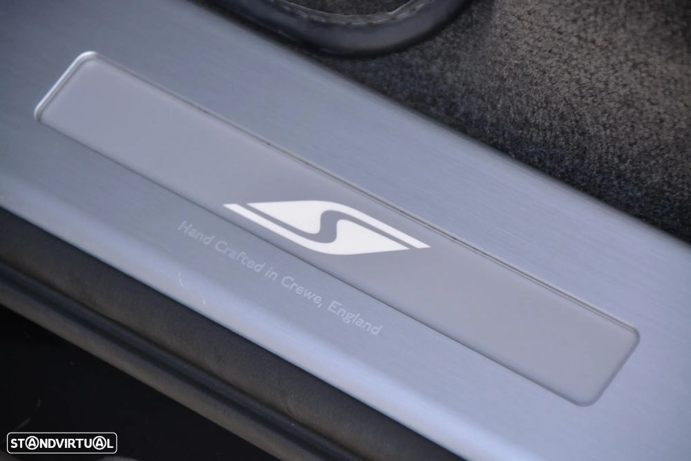 Bentley Bentayga Hybrid - 42