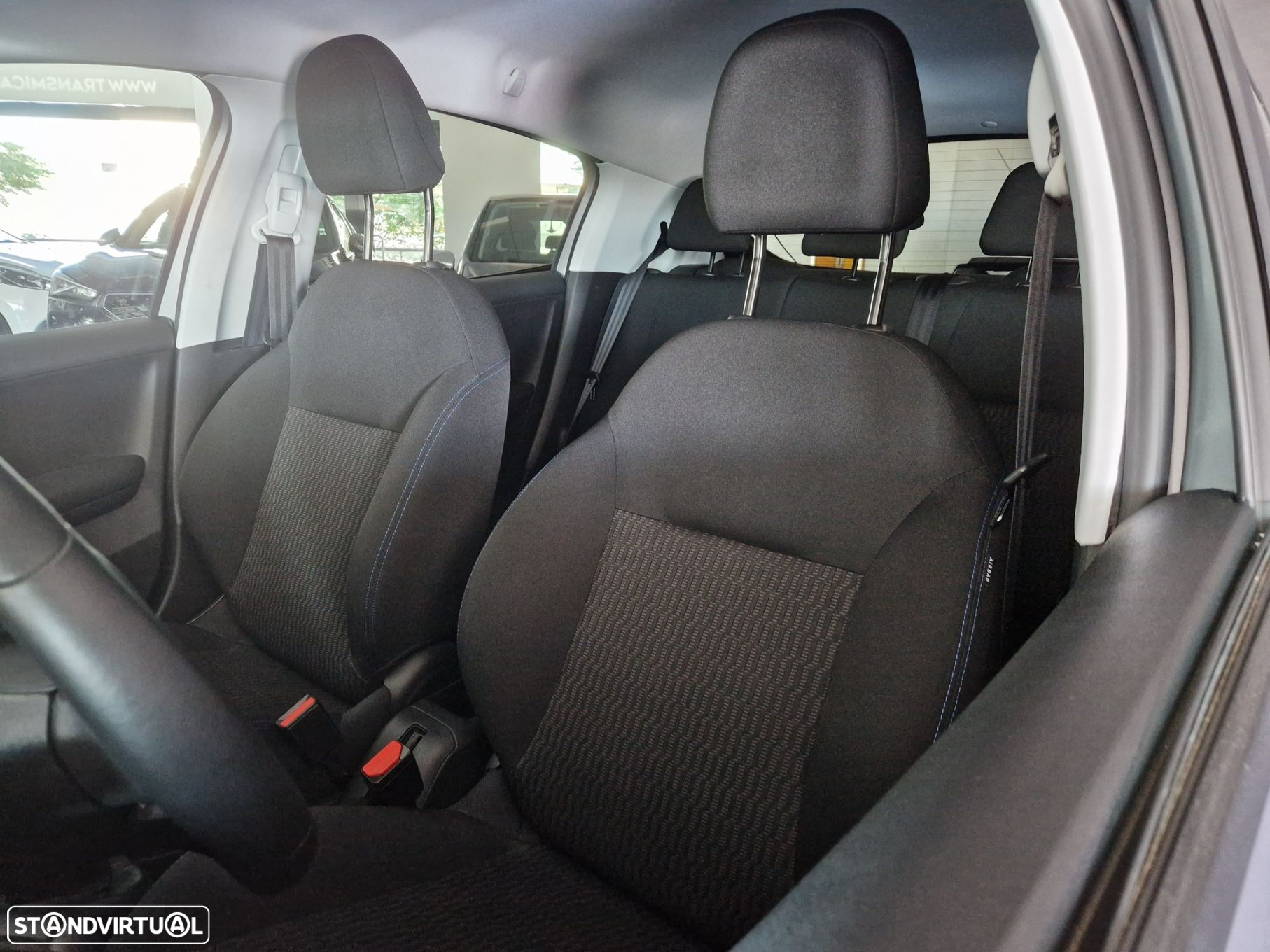 Peugeot 208 1.2 PureTech Signature - 11
