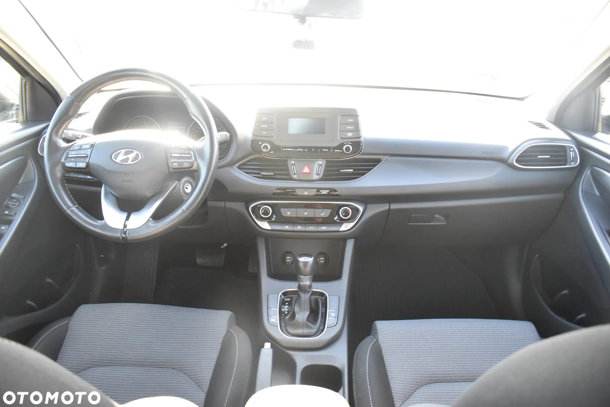 Hyundai i30 1.6 D Classic + DCT - 19