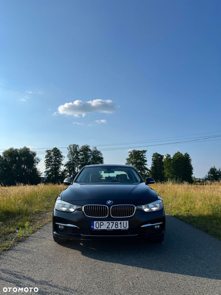 BMW Seria 3 330i - 2