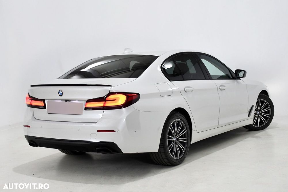 BMW Seria 5 520d xDrive Aut. Luxury Line - 2