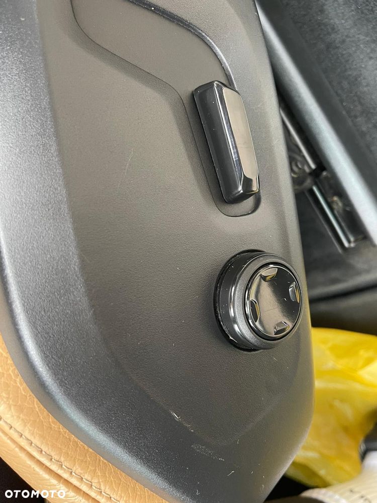 Volvo XC 60 B5 D AWD Geartronic Momentum Pro - 25