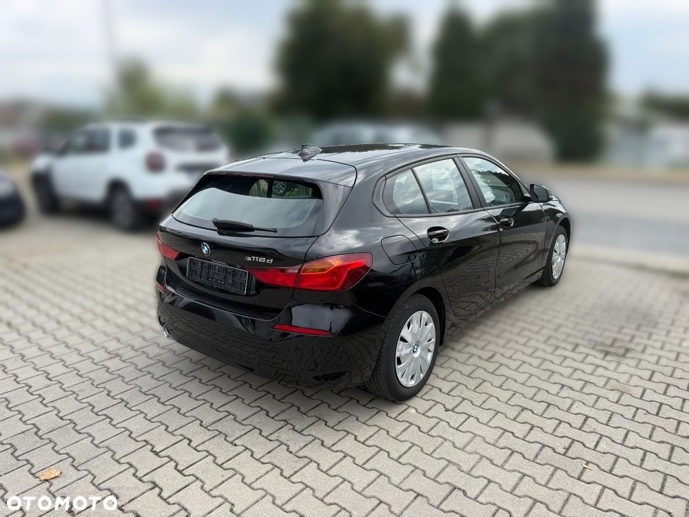 BMW Seria 1 2021 photo 4