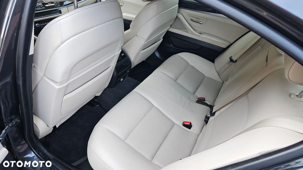 BMW Seria 5 535i xDrive Modern Line - 30