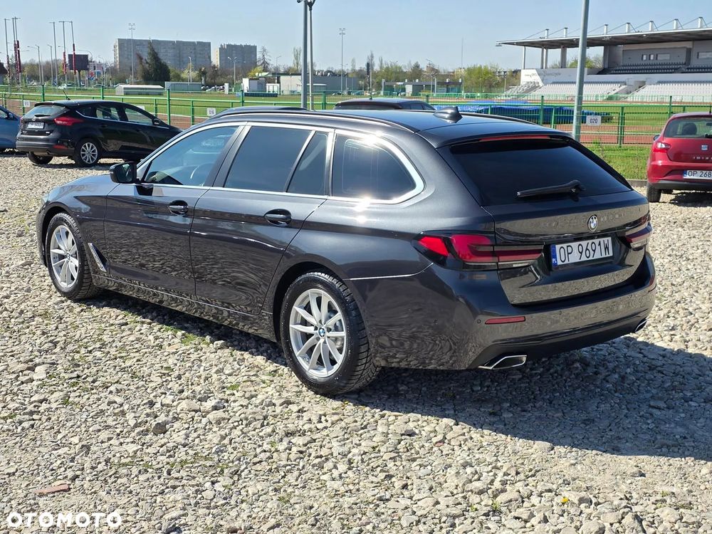 BMW Seria 5 520d xDrive - 7
