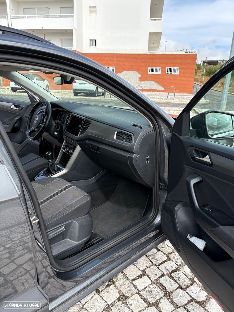 VW T-Roc - 23