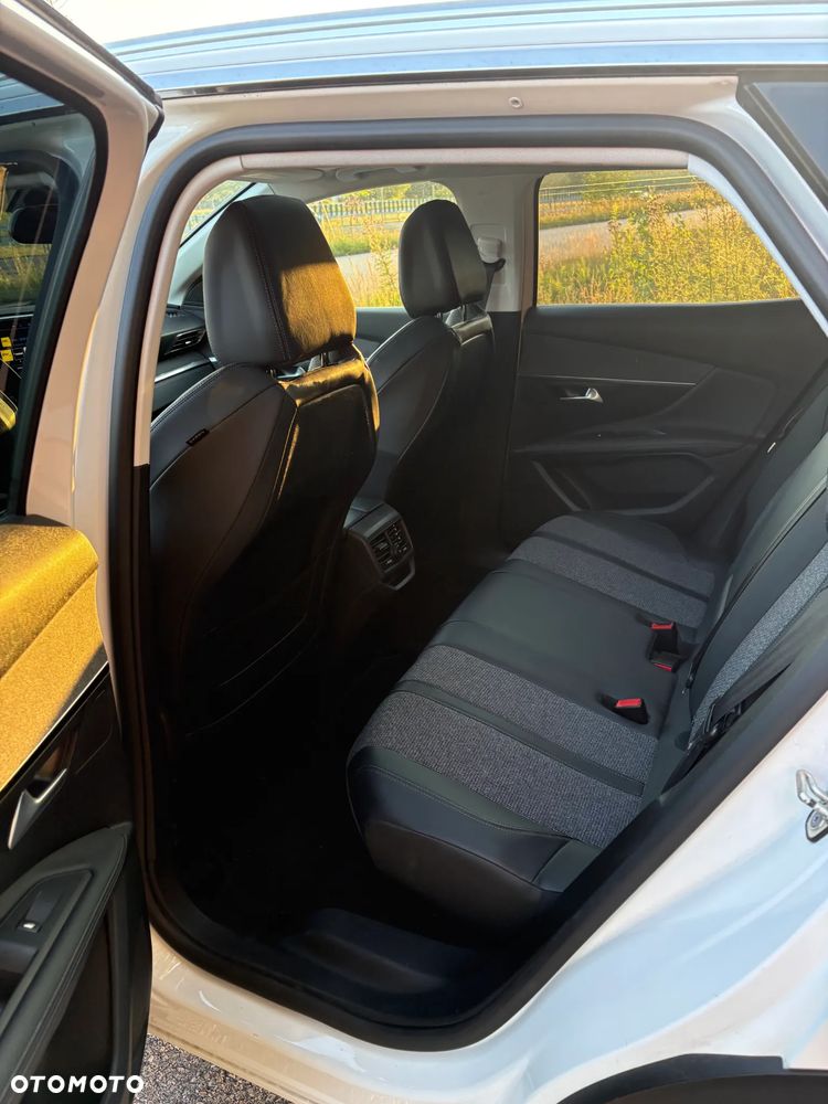 Peugeot 3008 1.6 PureTech GPF Allure S&S EAT8 - 10