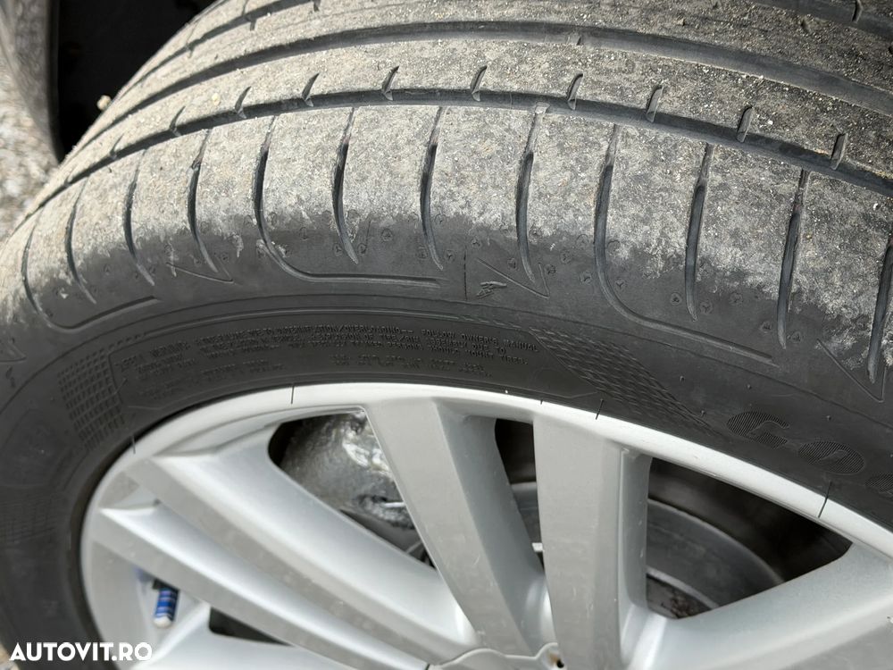 Volkswagen Touran 2.0 TDI Highline - 11