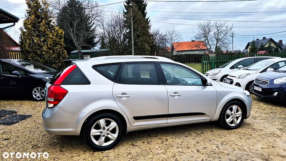 Kia Ceed 1.4 CVVT Dream-Team Edition - 14