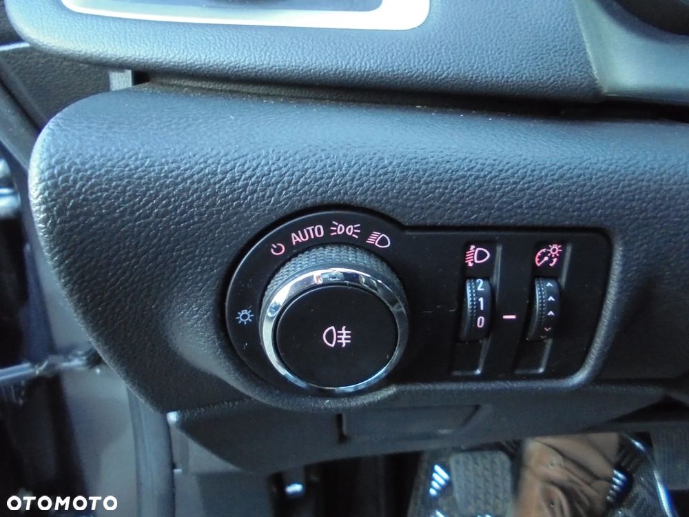 Opel Astra 1.4 Turbo Cosmo - 23