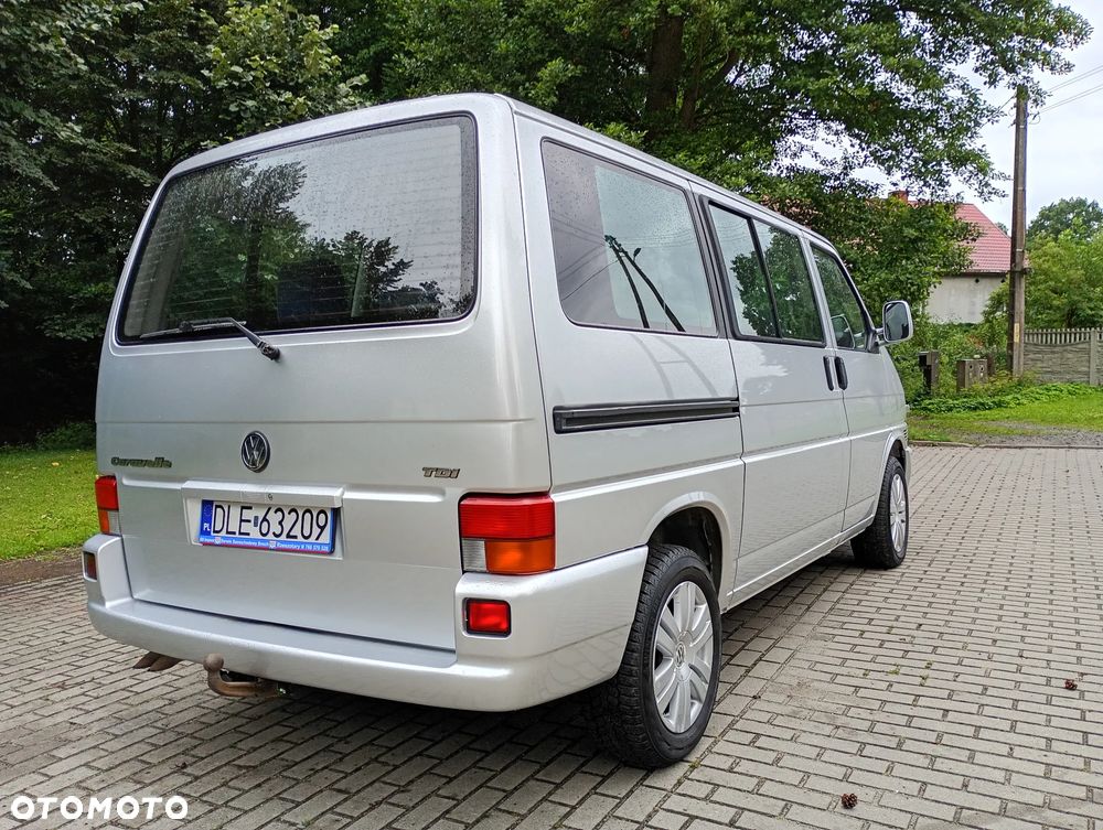 Volkswagen Caravelle - 2