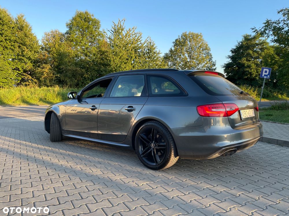 Audi A4 Avant 2.0 TDI Quattro Line - 2