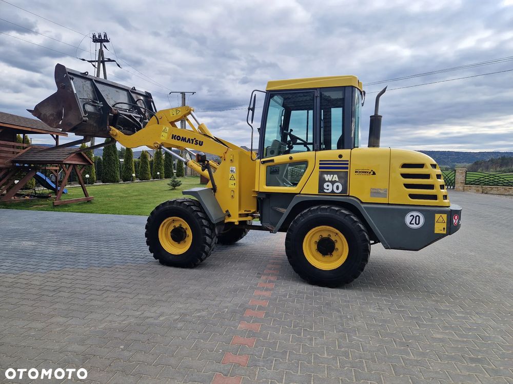 Komatsu WA90-3H - 1