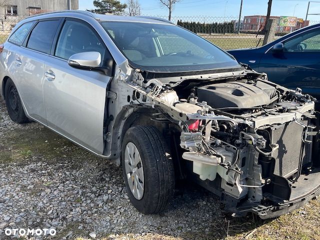 Toyota Auris 1.4 D-4D Comfort - 1