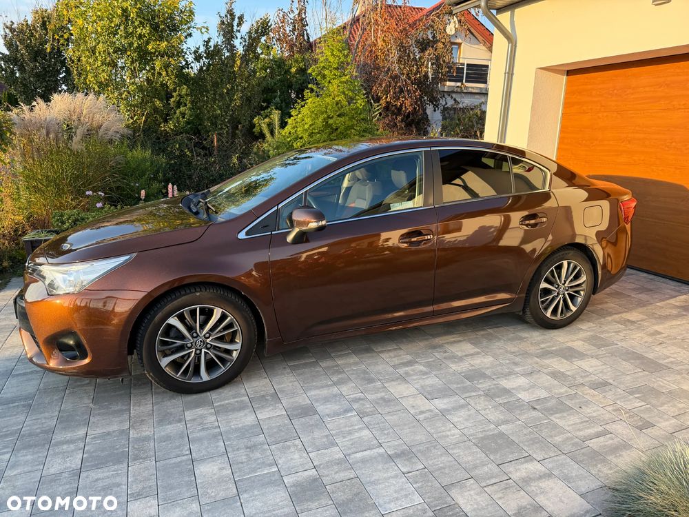 Toyota Avensis 1.8 Premium - 1