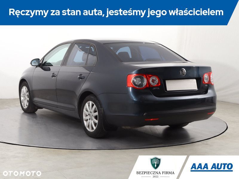 Volkswagen Jetta - 6