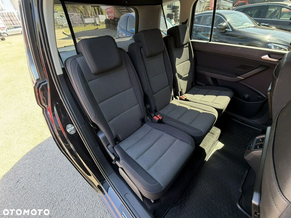 Volkswagen Touran - 26