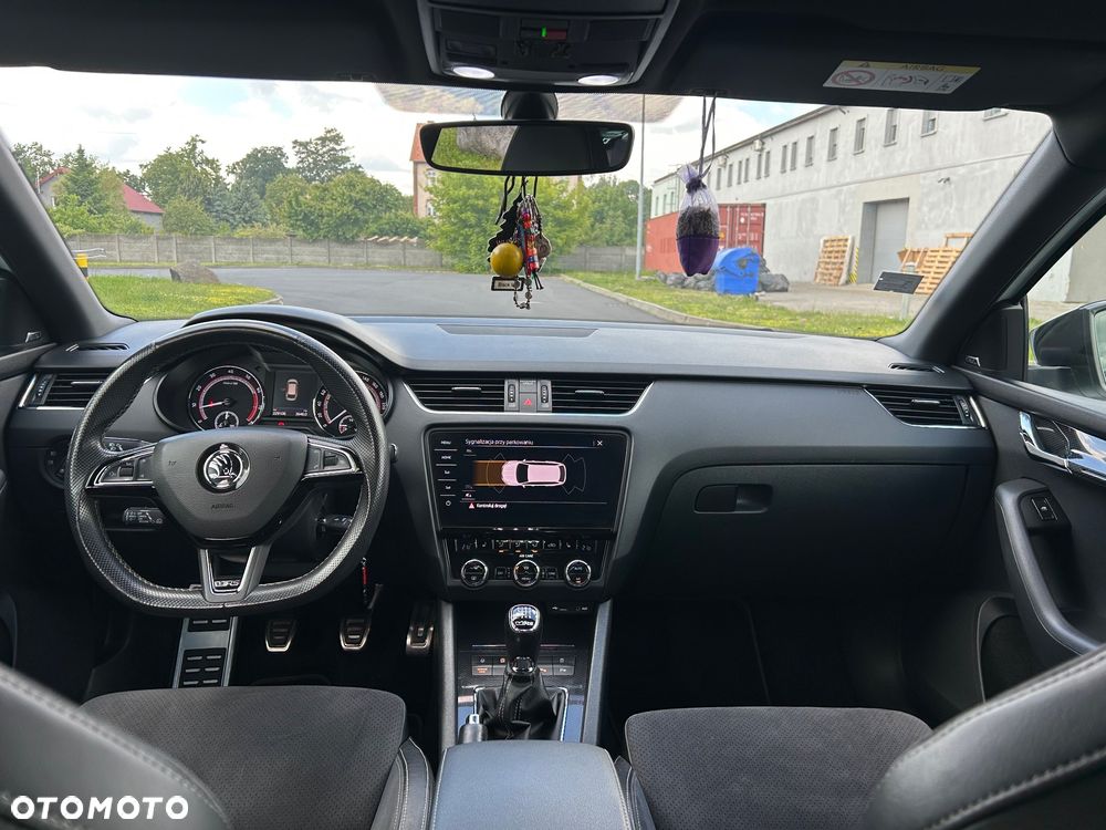 Skoda Octavia Combi 2.0 TSI RS 230 - 24