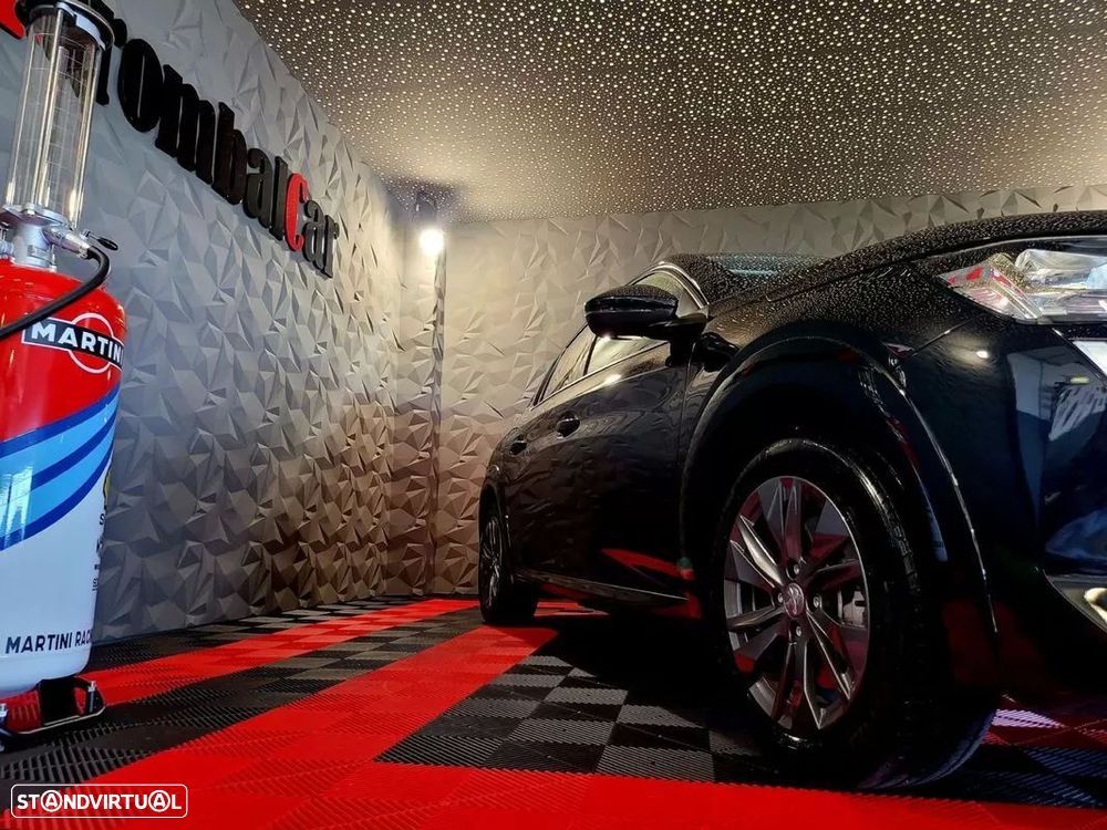 Peugeot e-208 Allure - 6